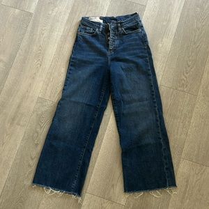 Marine layer wide leg crop size 25. Button fly, 5 pocket in dark blue wash